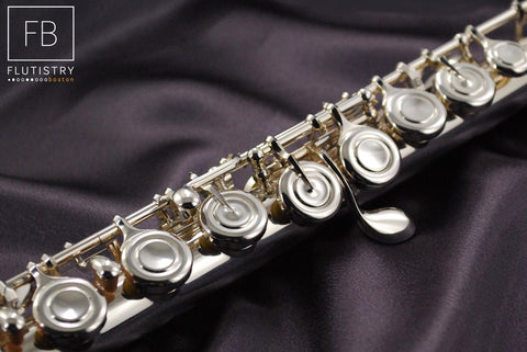  Yamaha YFL-222 Intermediate Flute for Student